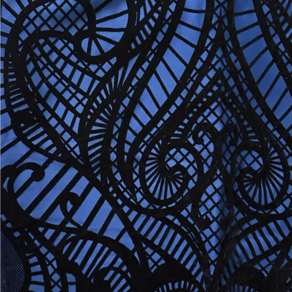 Black and Blue pattern pencil skirt - Picture 2 of 2